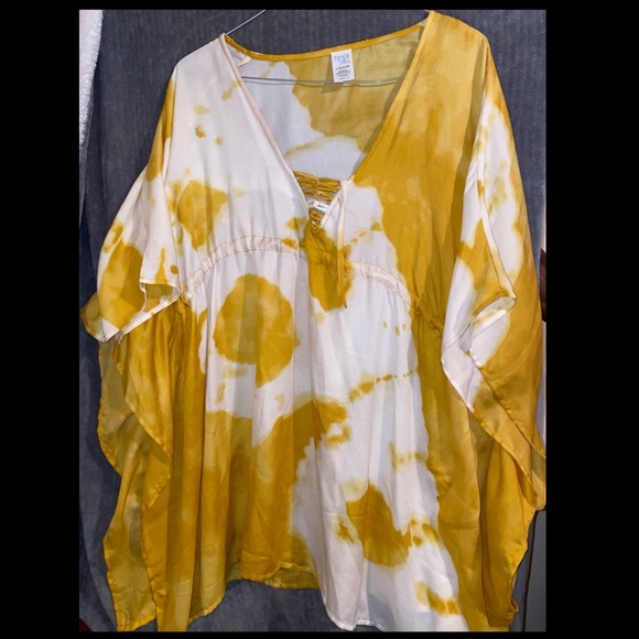 Yellow and White Blouse - Picture 1 of 1